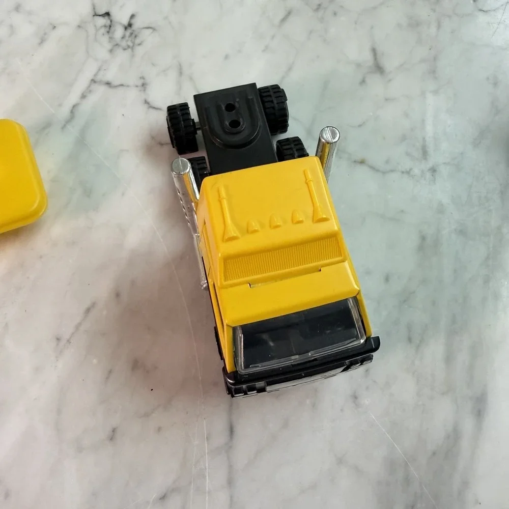 Vtg 1981 Mini Tonka Yellow Semi Truck Lowboy Trailer & Crawler Bulldozer Set